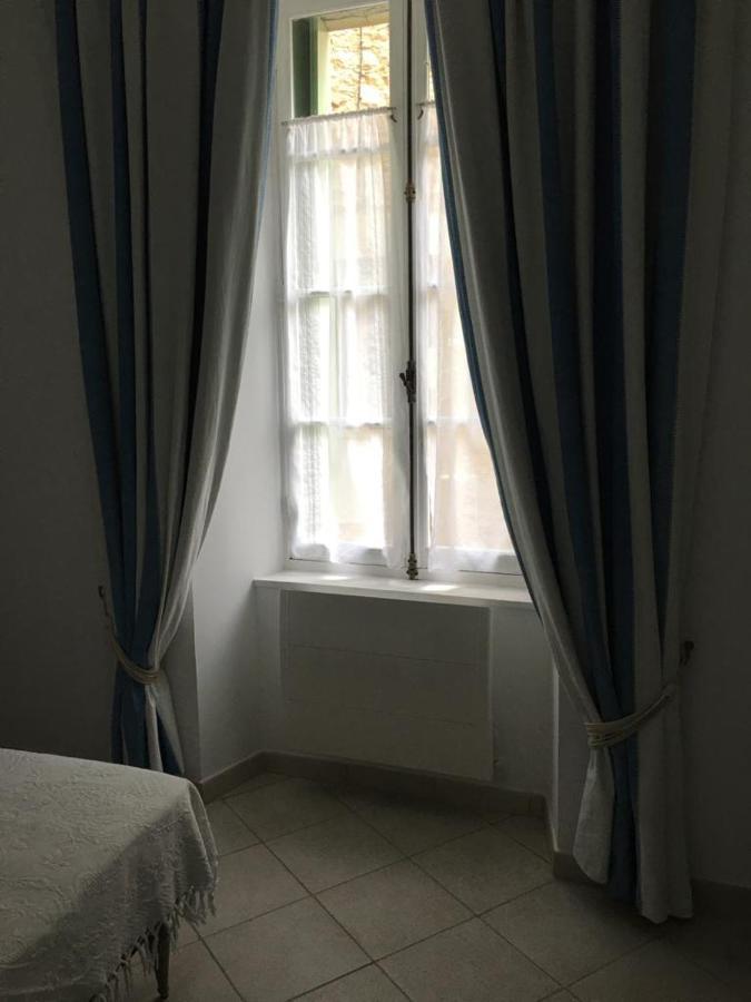 La Maison De Leontine La Liviniere Exteriör bild